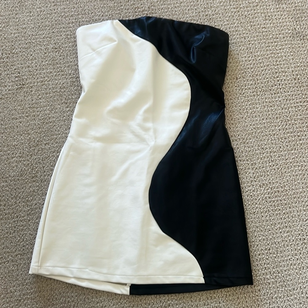 Black and white dress sz XS